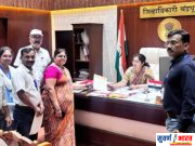 तहसिलदार राजेश भांडारकरांच्या बदलीसाठी महसूल कर्मचा-यांनी कंबर कसली!