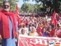 • तुटपुंज्या मानधनावर 20 वर्षांपासून शालेय पोषण आहार कर्मचाऱ्यांना शिजवावा लागतो पोषण आहार ! • शापोआ कर्मचाऱ्यांवर अन्याय, घोषणा झाली -पण मानधन वाढीची अंमलबजावणी नाही ! • राज्याकडून तुटपुंजी मानधनात वाढ :केंद्र सरकारकडून ठेंगा !