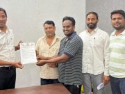• बल्लारपूर ‘सन्मित्र चौकात’ अपघातांचे सत्र; गतिरोधक बसविण्याची मागणी • प्रशांत झामरे यांच्या नेतृत्वात नगर परिषदेला निवेदन