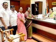 पेपर मिलची 19.43 हेक्टर शासन जमा जमीन नगर परिषदेकडे हस्तांतरित करण्याची मागणी नगराध्यक्षांसह शिष्टमंडळाची जिल्हाधिकारी वसुमना पंत यांच्याकडे धाव; शहराच्या भविष्यातील गरजांचा विचार करण्याचे आवाहन
