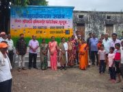 लॉयड्स फाऊंडेशनचा ‘निर्मल जल’ उपक्रम: चंद्रपूरच्या ८ गावांमध्ये आरओ वॉटर एटीएम, १६ हजार नागरिकांना शुद्ध पाणी घराजवळ स्मार्ट कार्डने पारदर्शक वितरण; महिलांची आणि ज्येष्ठांची पाण्यासाठीची भटकंती थांबली